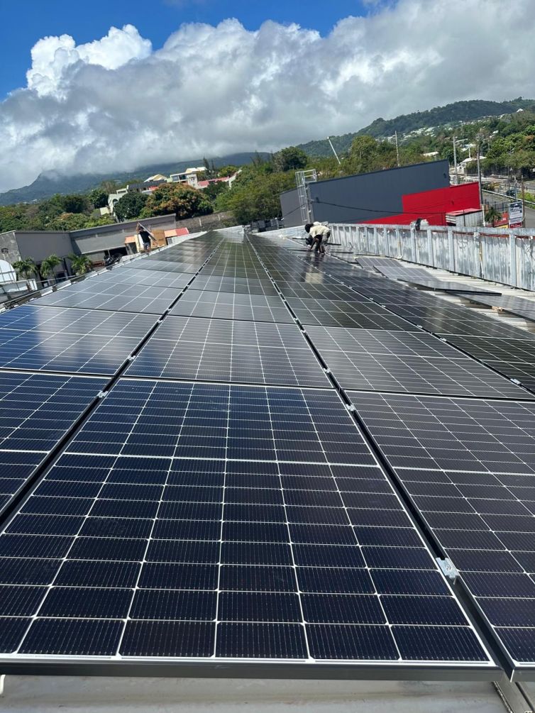 Installation panneaux solaires Corse, France et DOM-TOM