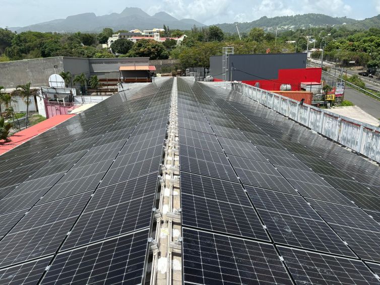 Installation panneaux solaires Corse, France et DOM-TOM